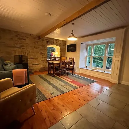 Wood House بيت للعطل