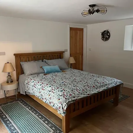 Wood House بيت للعطل *